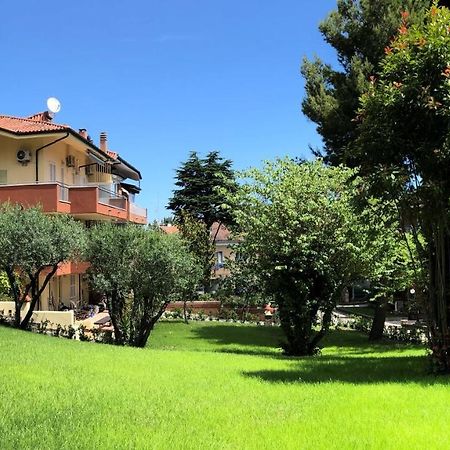 Residenza Verdemare Misano Adriatico Exteriör bild
