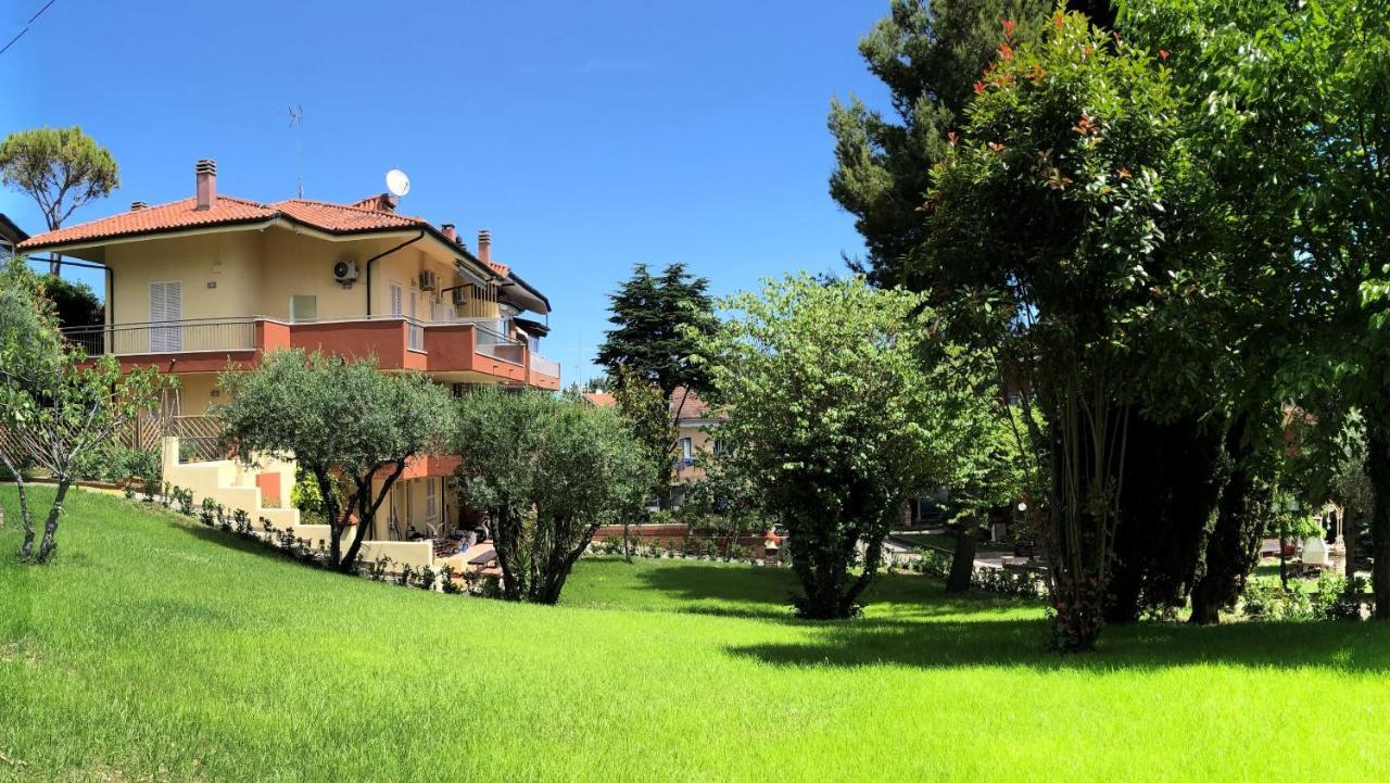 Residenza Verdemare Misano Adriatico Exteriör bild